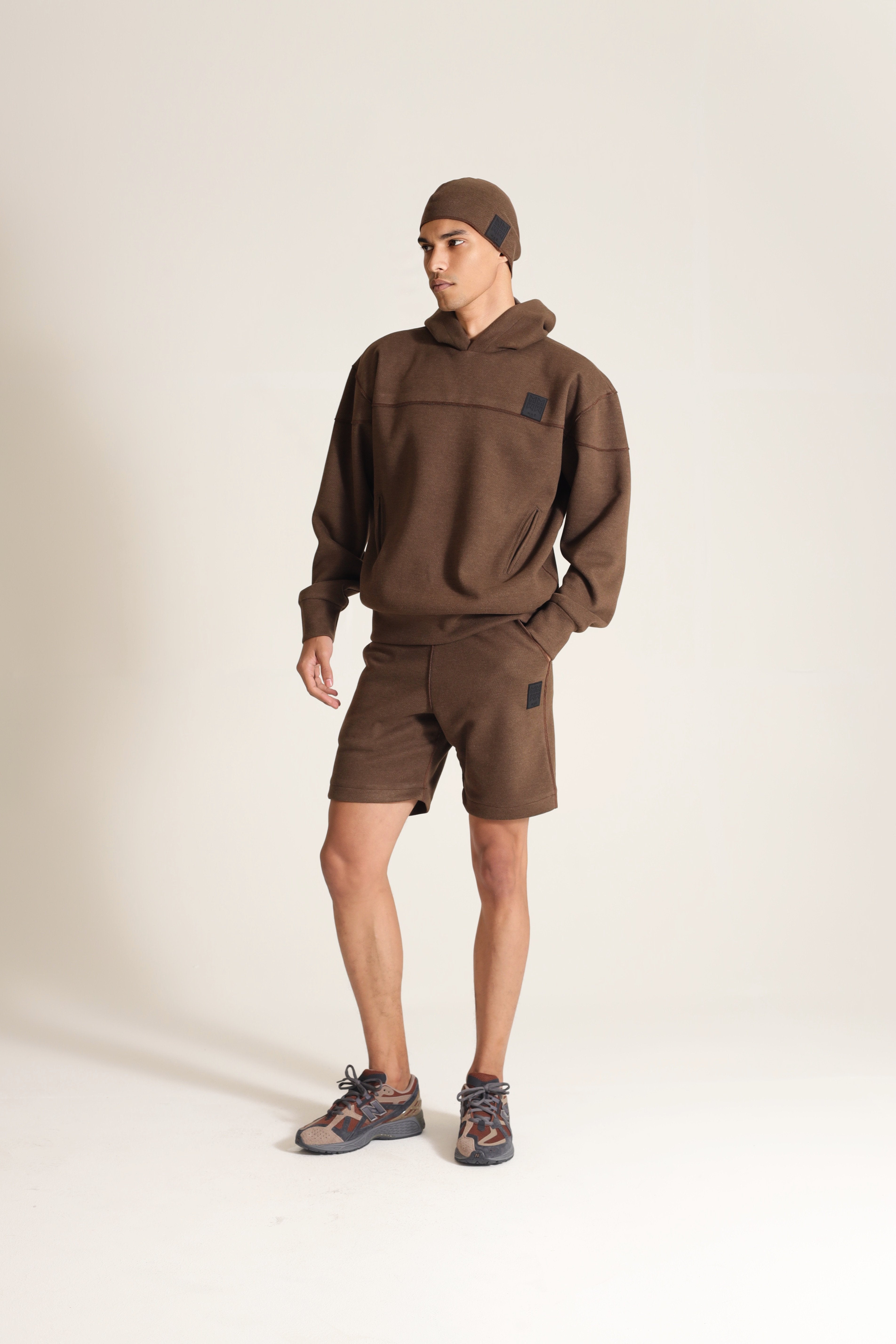 LOGO PATCH SHORT IN BROWN