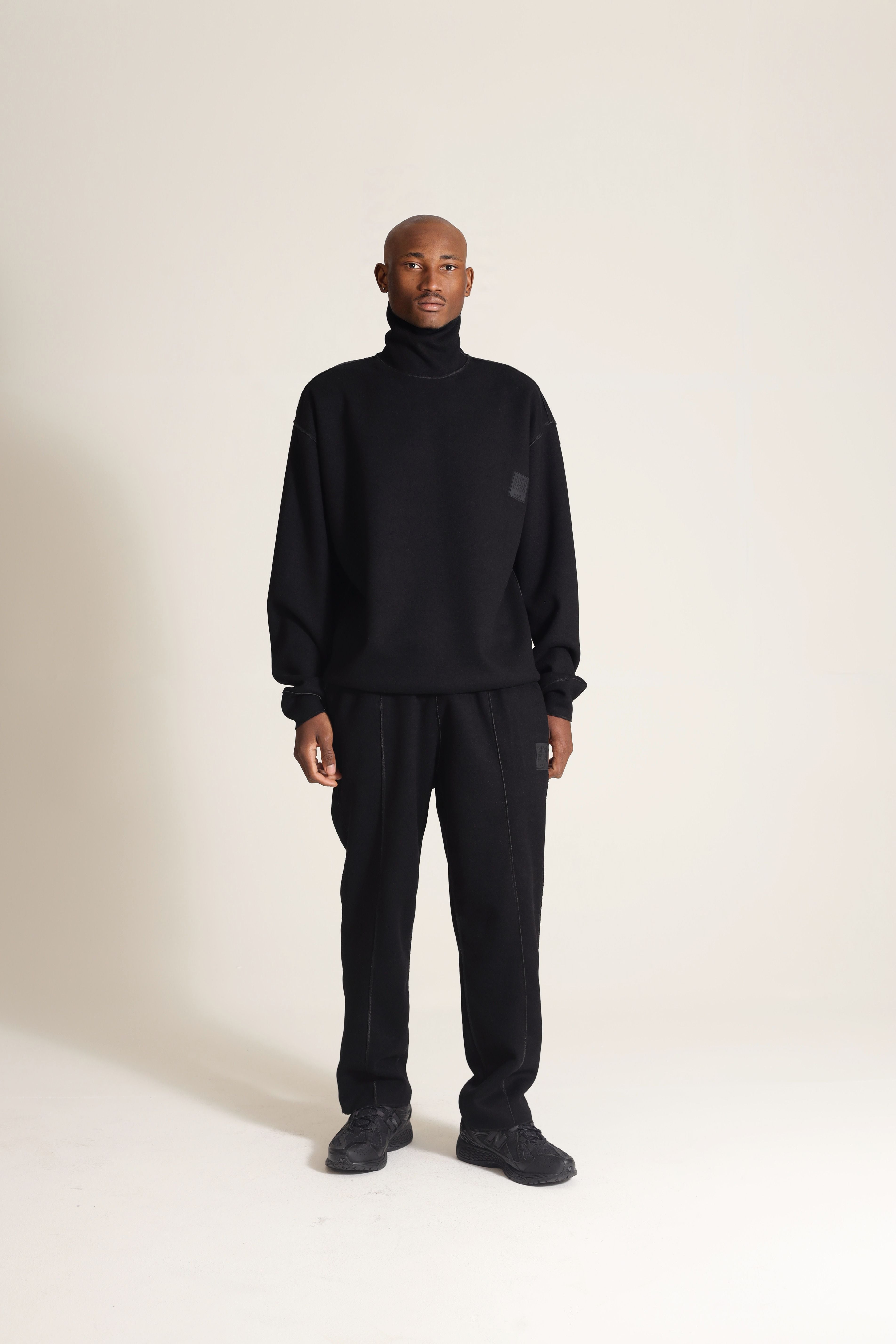 HIGH NECK SWEATER LOGO PATCH IN BLACK