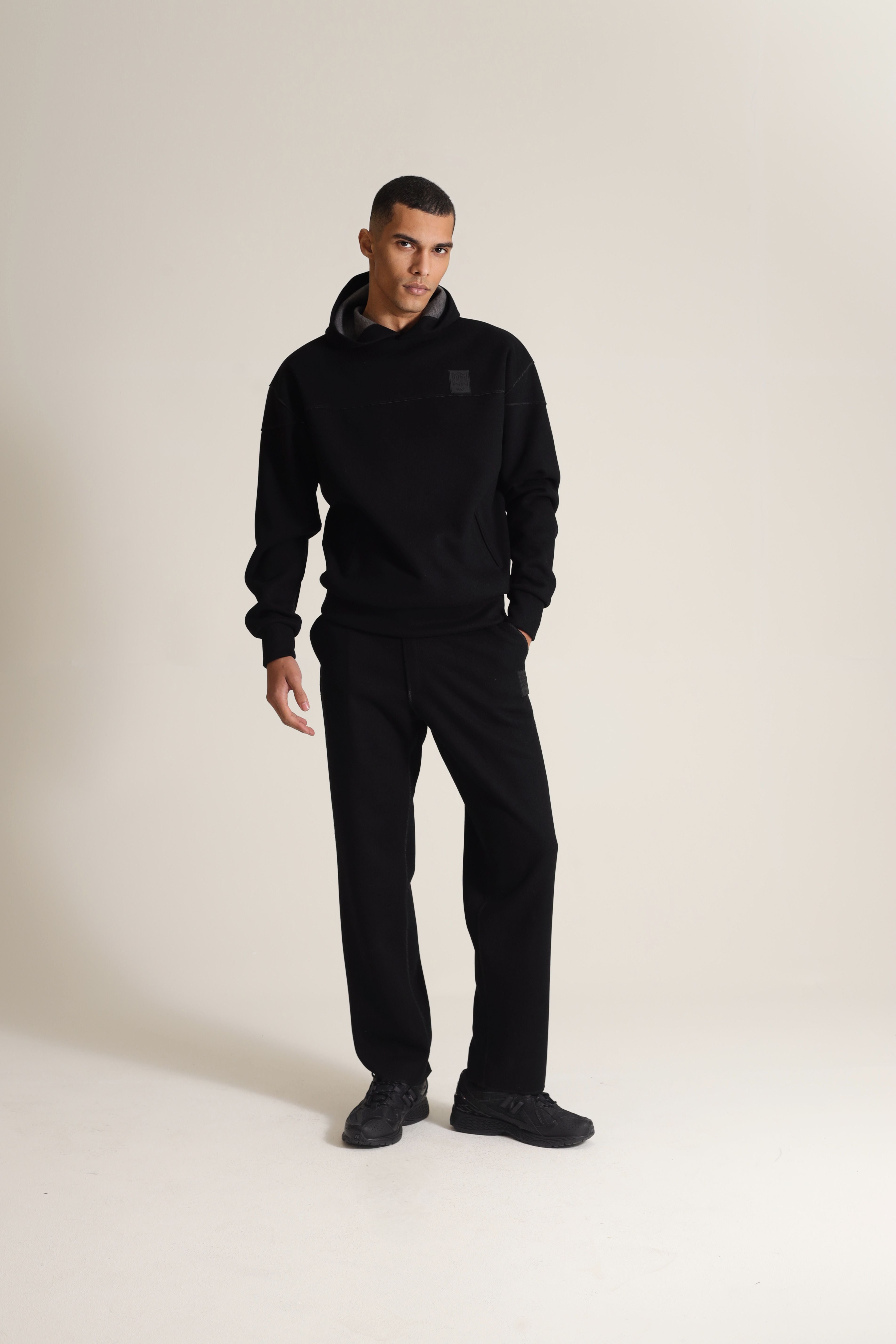 HOODIE LOGO PATCH IN BLACK