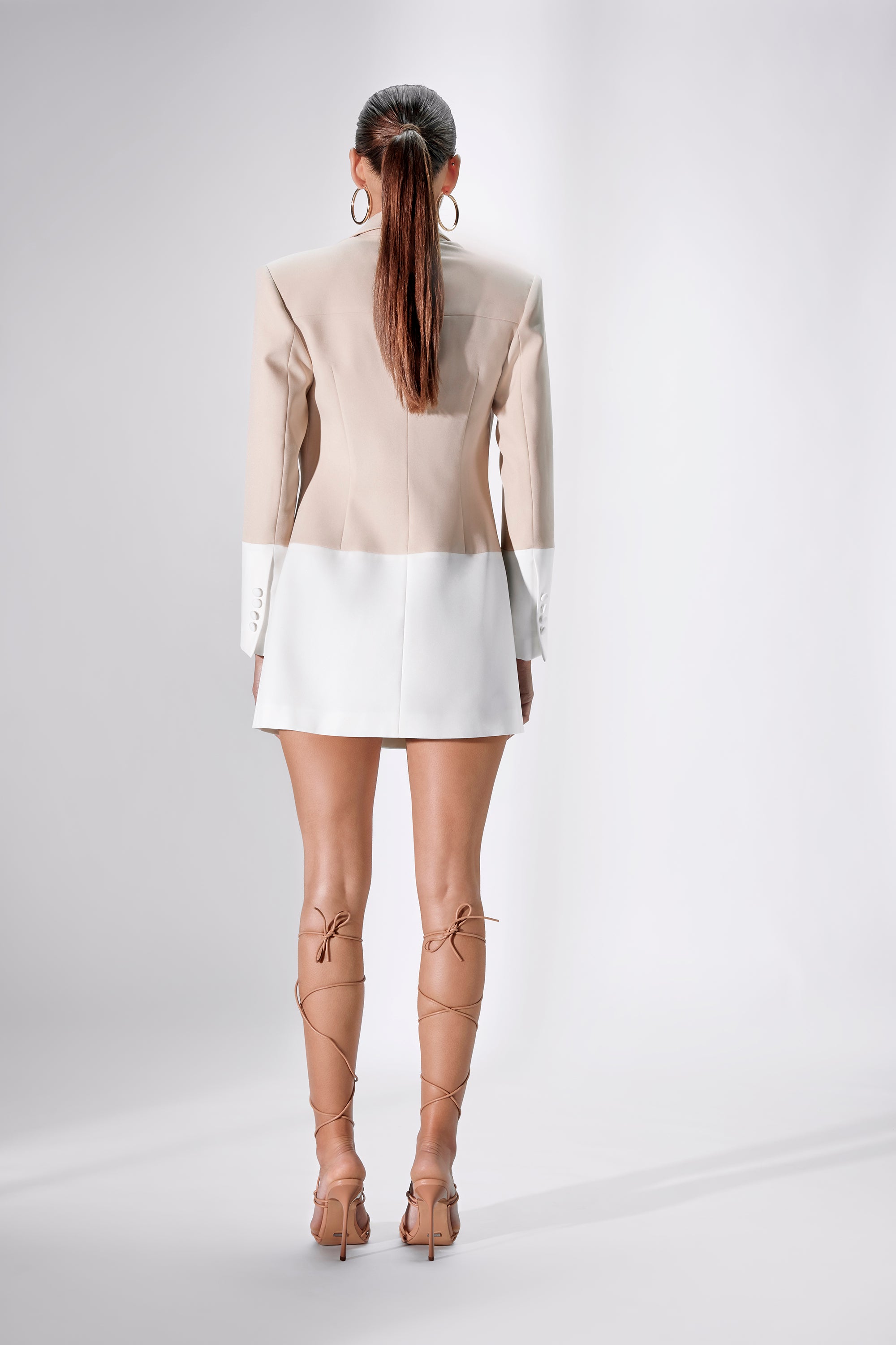 Robe-Blazer Contrast