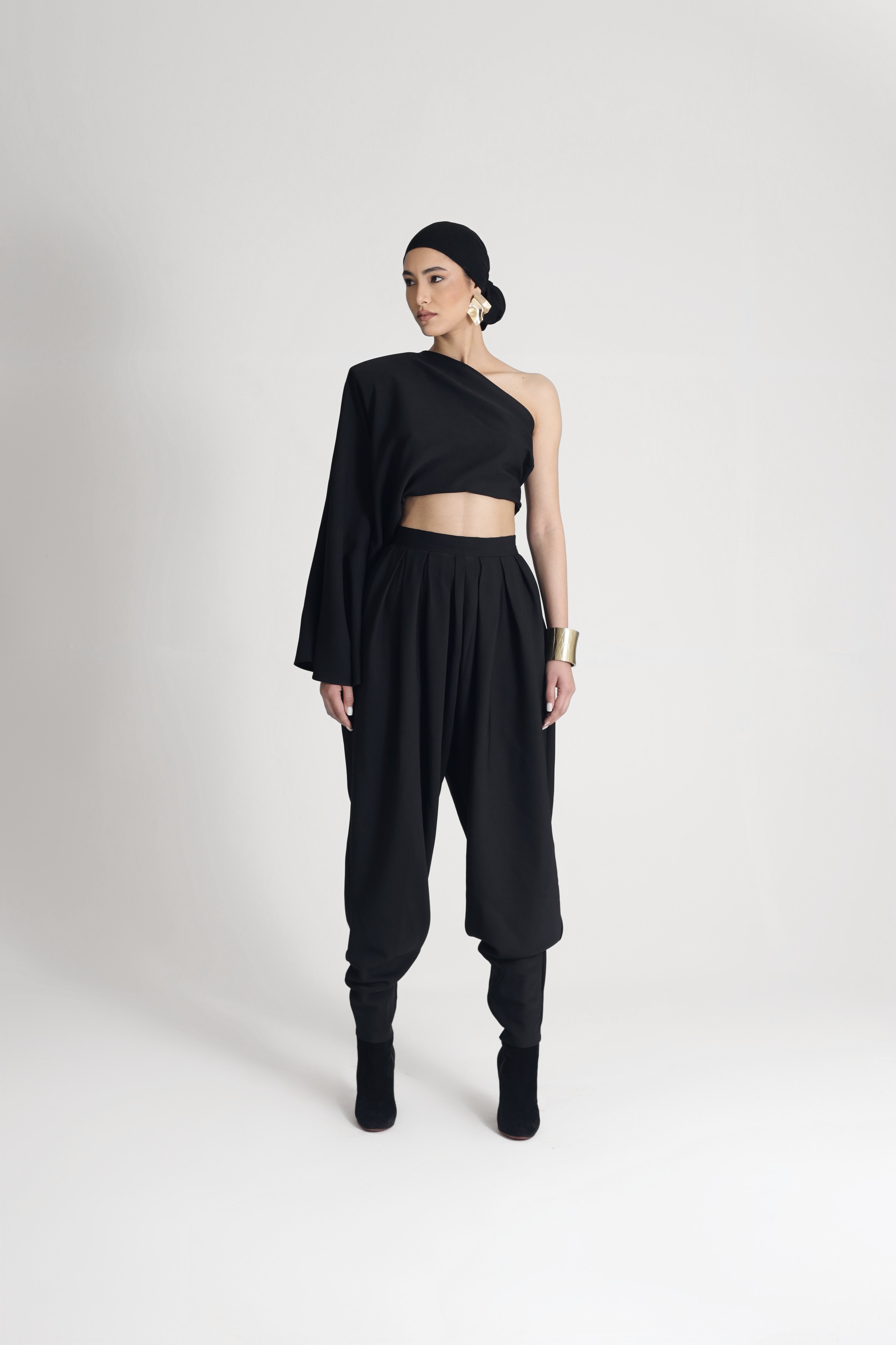 ONE SHOULDER TOP