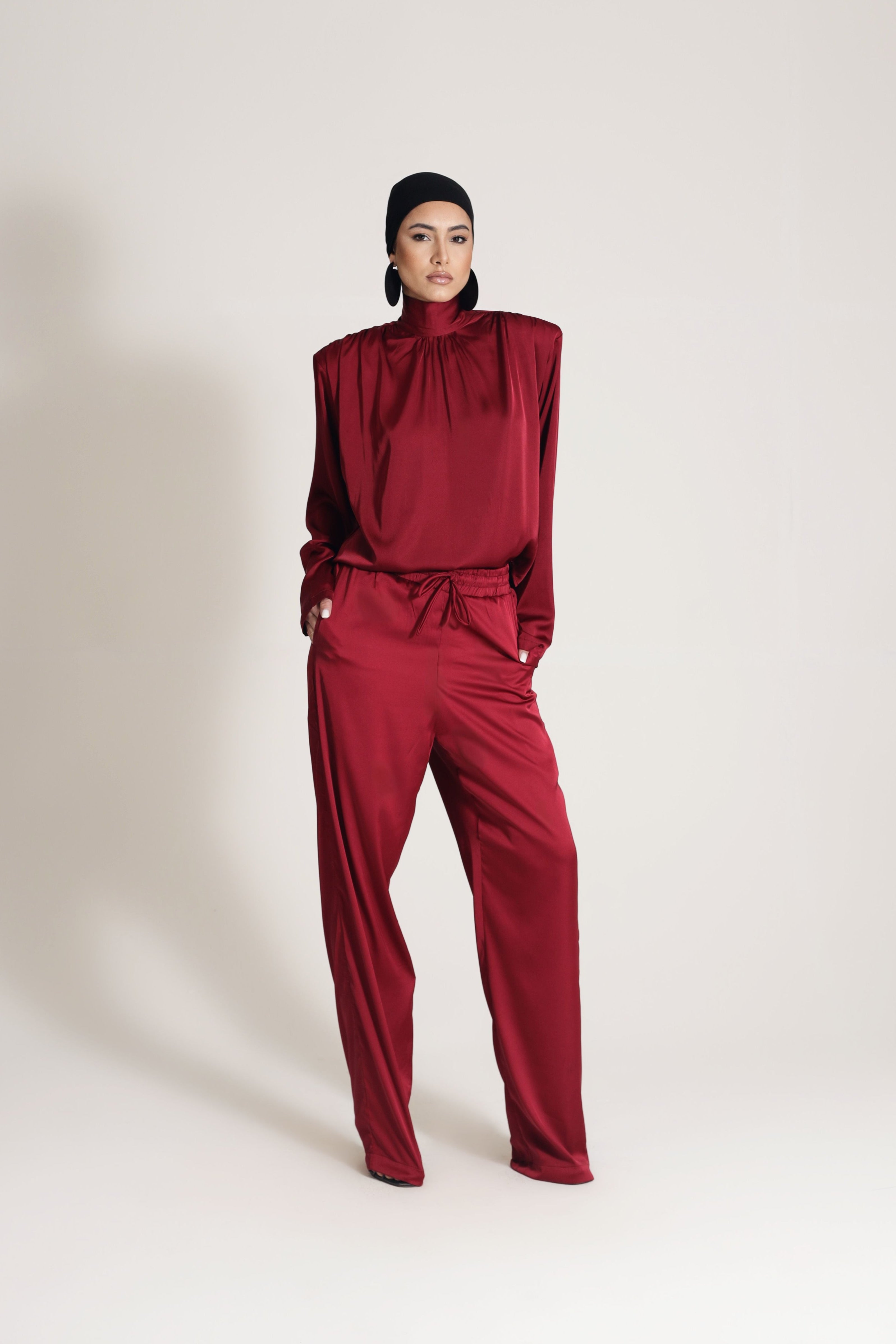 SATIN PANT IN BURGUNDY