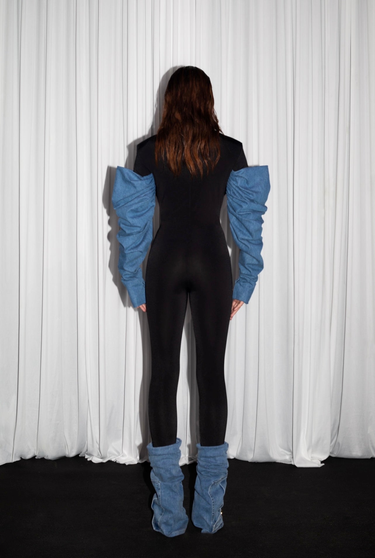 Combinaison Movement noire à manches denim