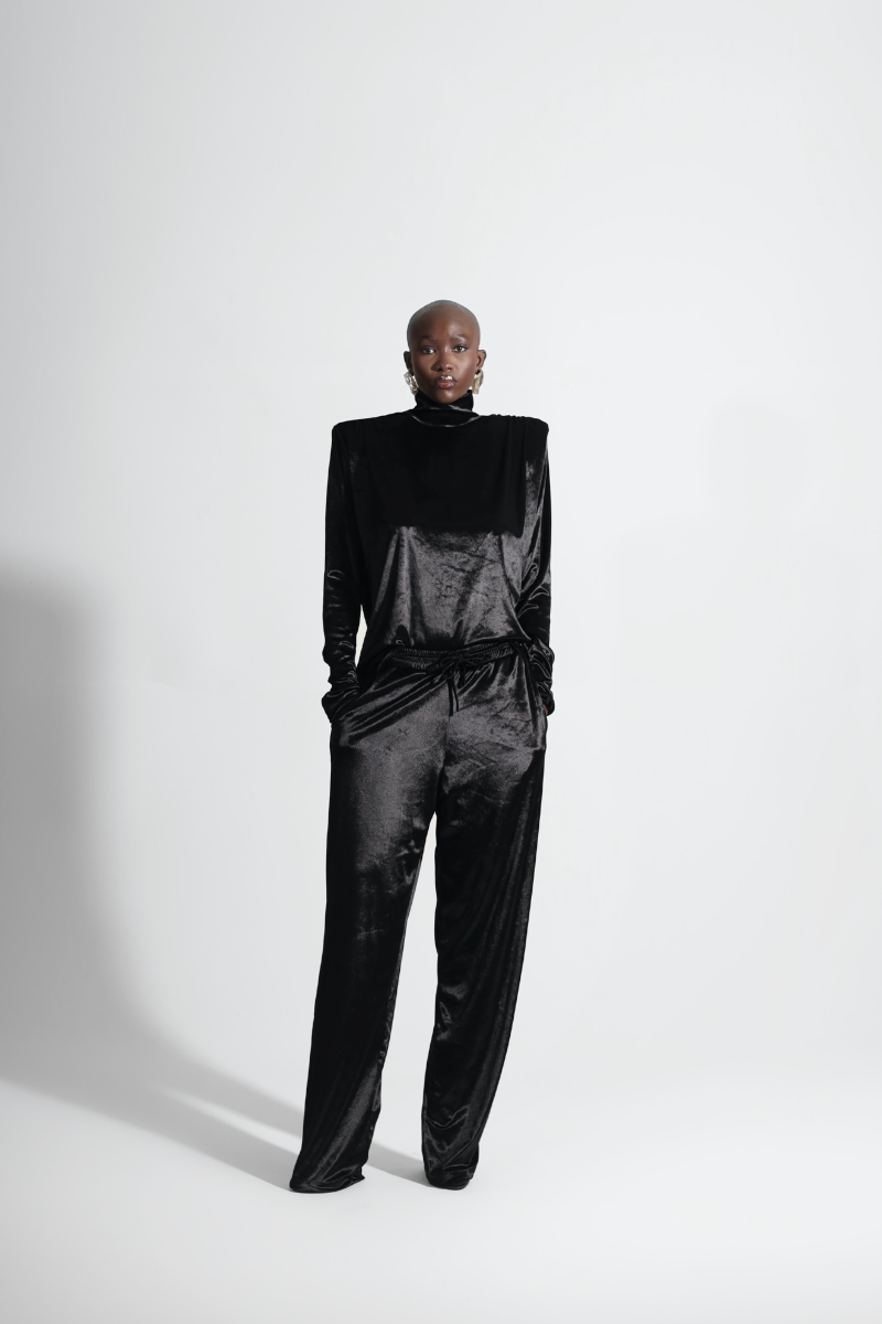 OPEN BACK VELVET BLOUSE IN BLACK