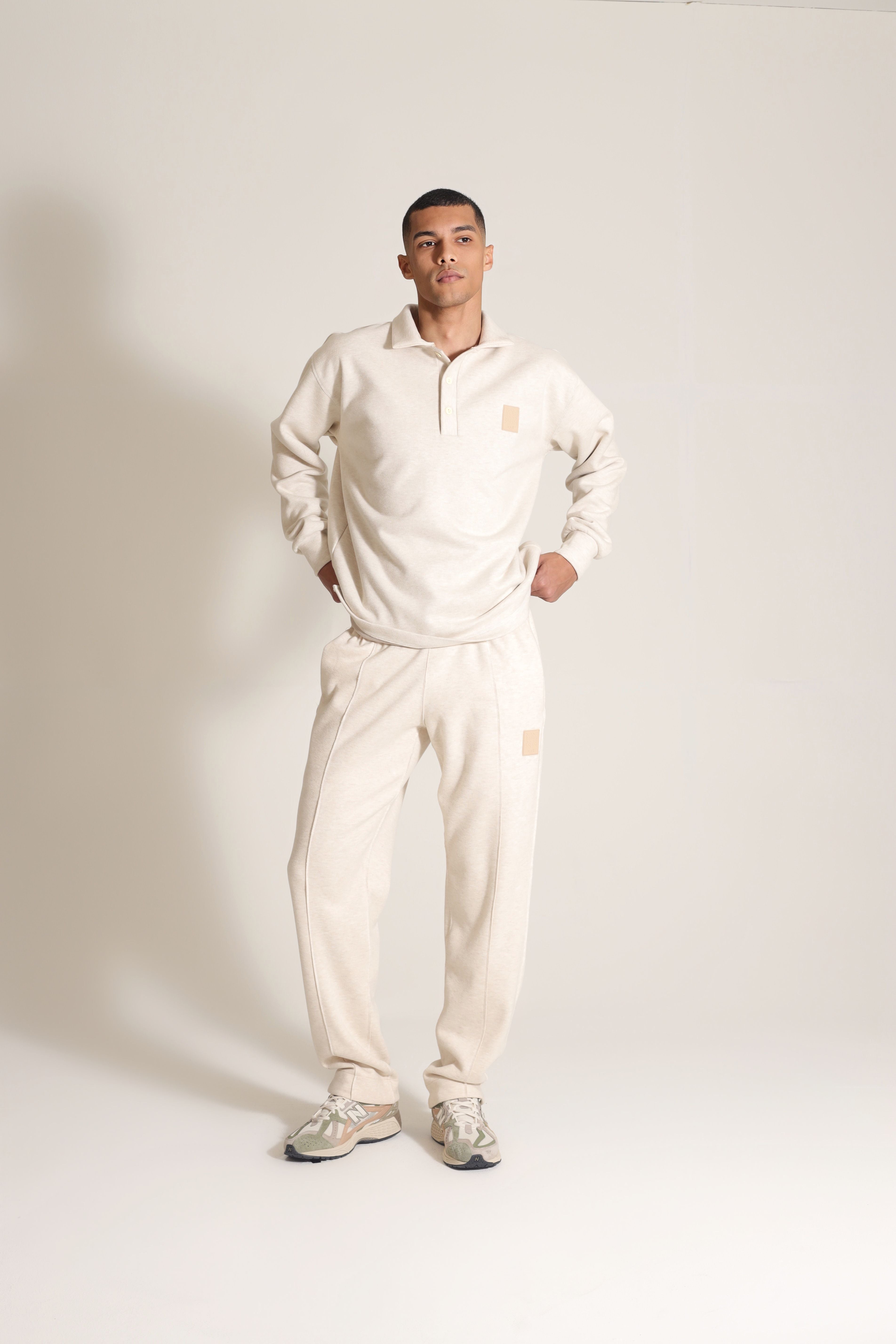 POLO COLLAR SWEATER IN BEIGE