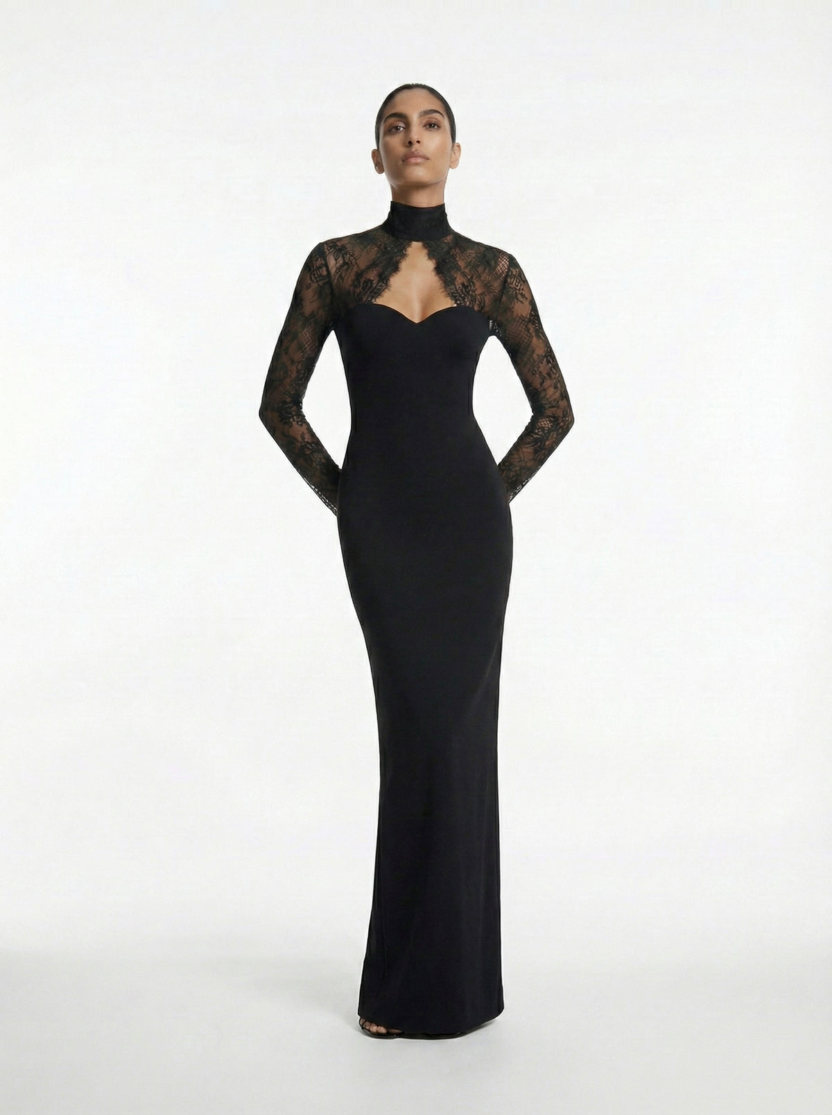 THE LACE DRESS IN BLACK