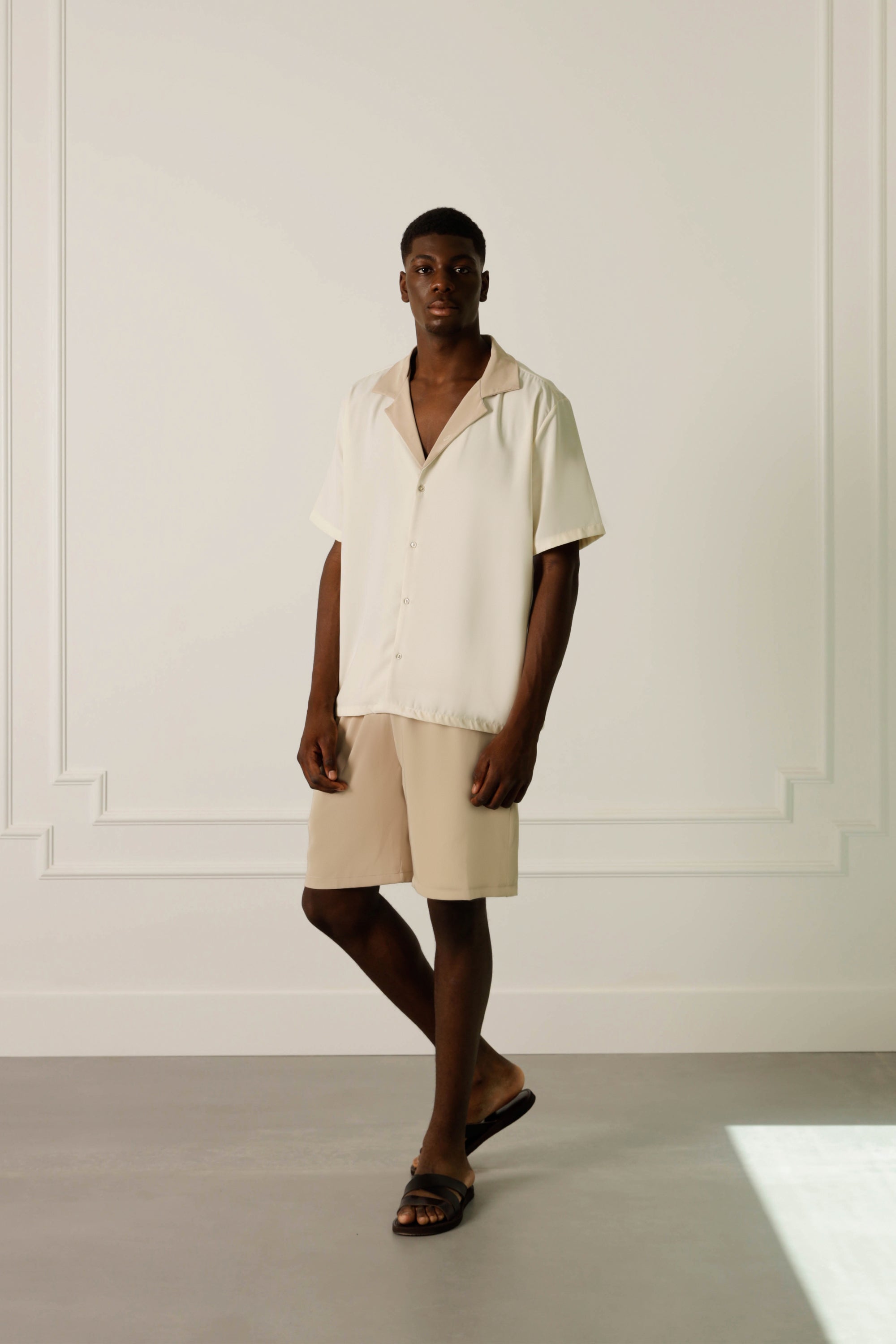 Beige shorts in satin